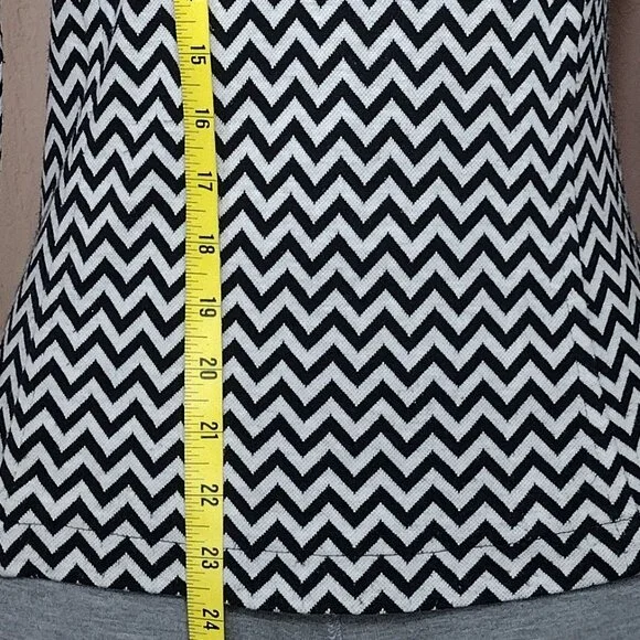 Black & White Long Sleeve Quarter Zip Mock Neck - Picture 13 of 16